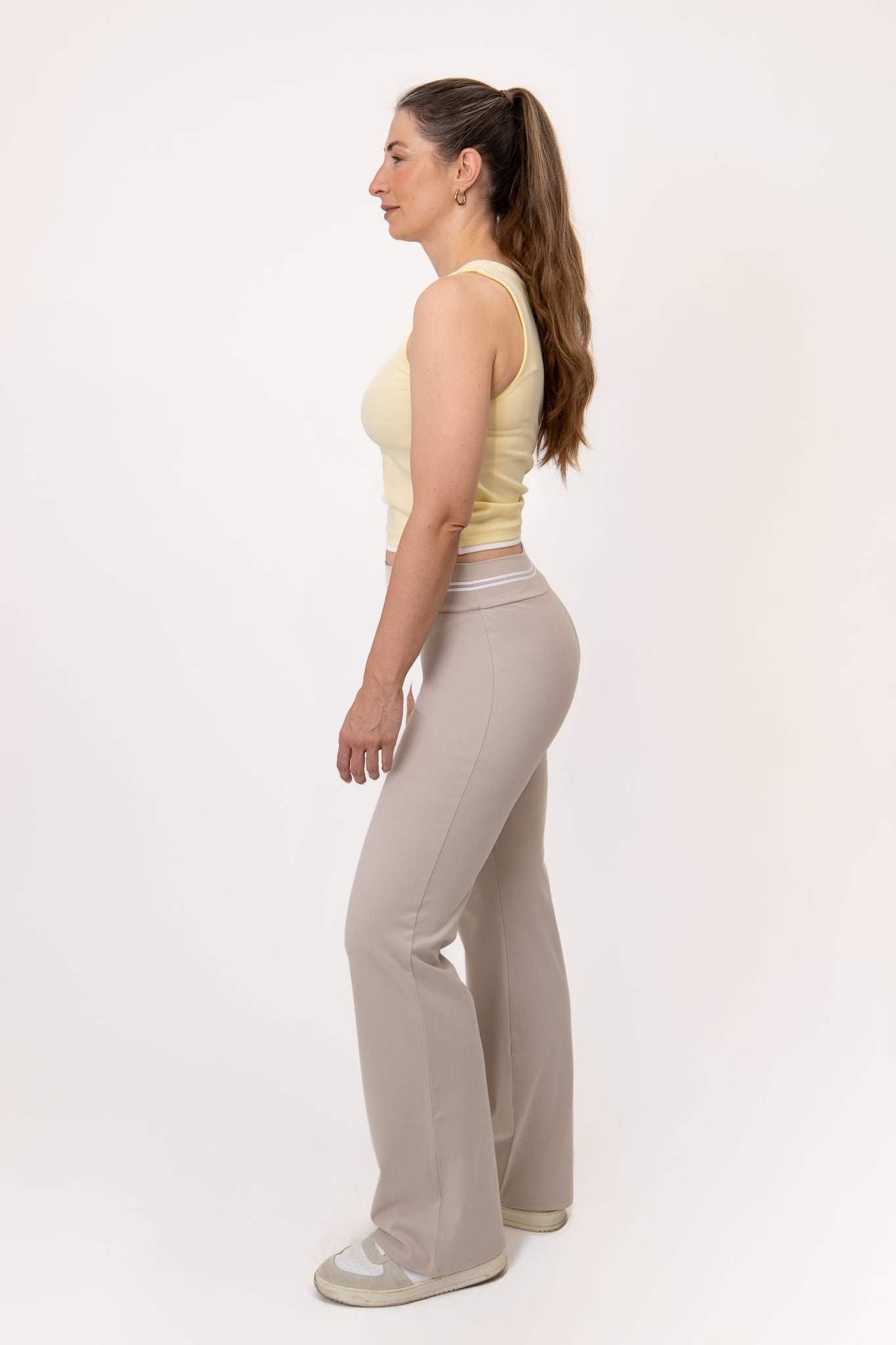 oh-april-jasmin-flared-leggings-hose-taupe-slim-fit image 4