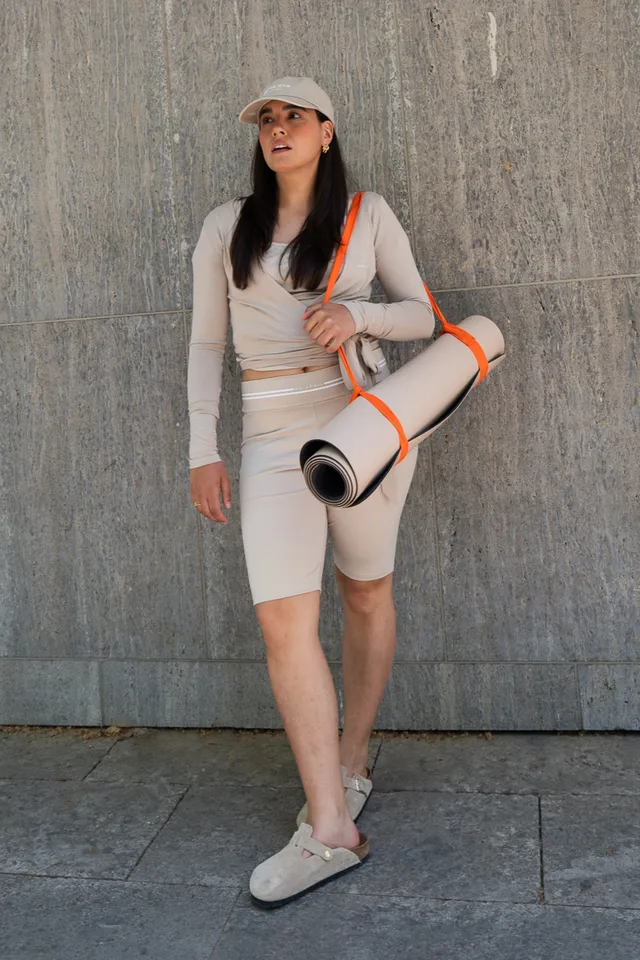 oh-april-roxie-bike-shorts-taupe-radlerhose-slim-fit image 1