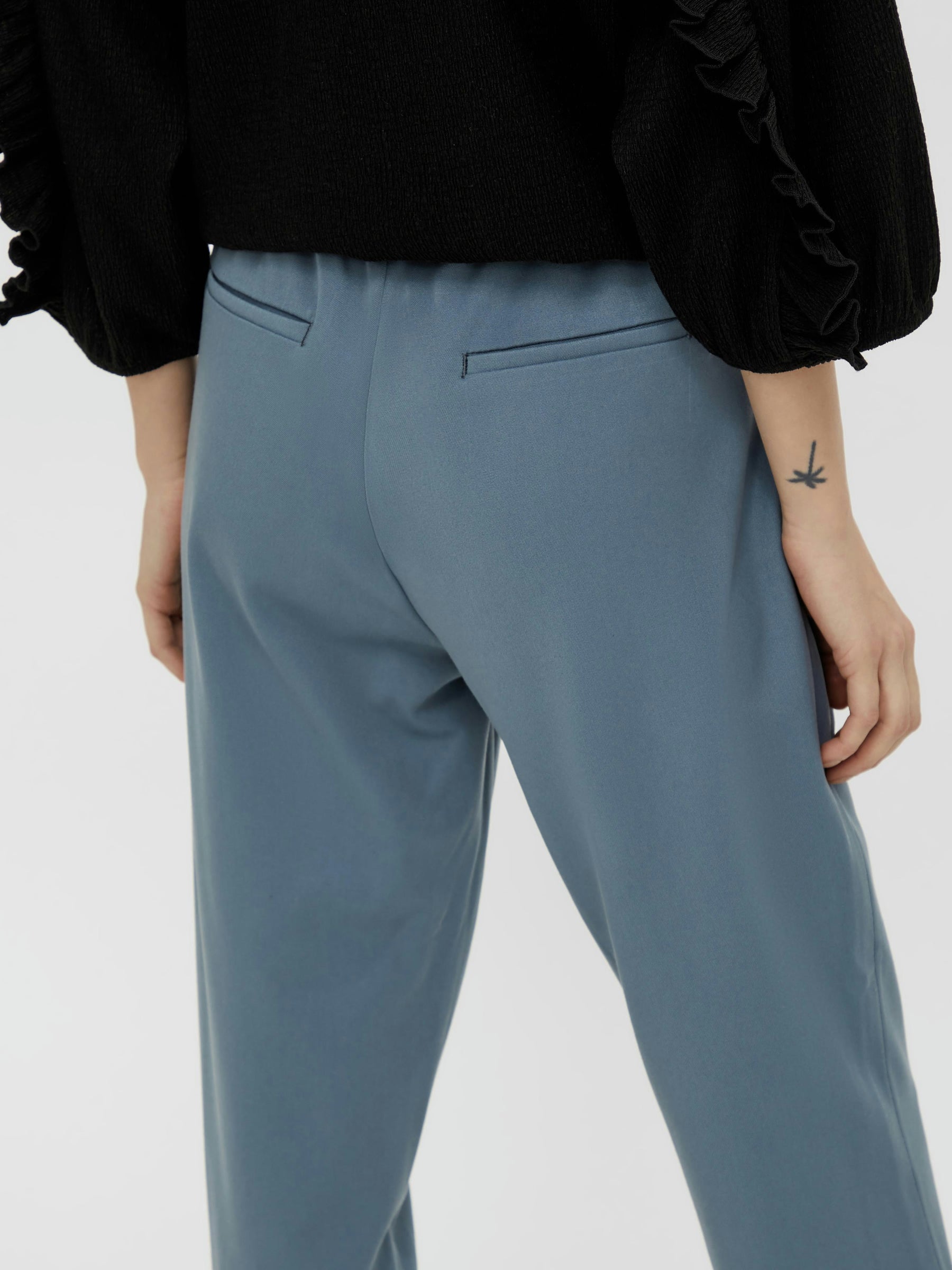 object-objlisa-slim-fit-hose-cropped-mit-stretch image 6