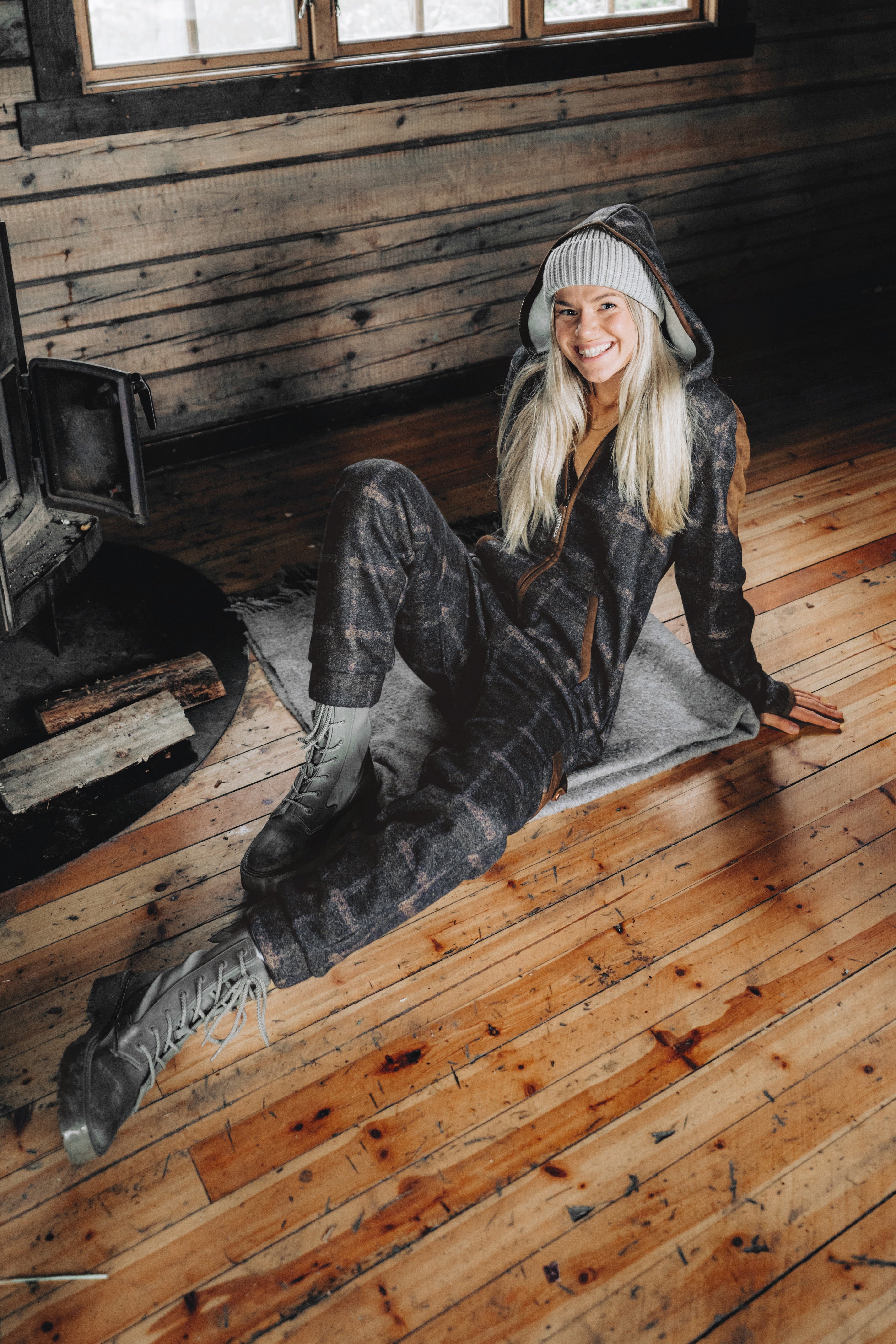 onepiece-good-chill-hunting-jumpsuit-damen-gr-n-mit-print image 2