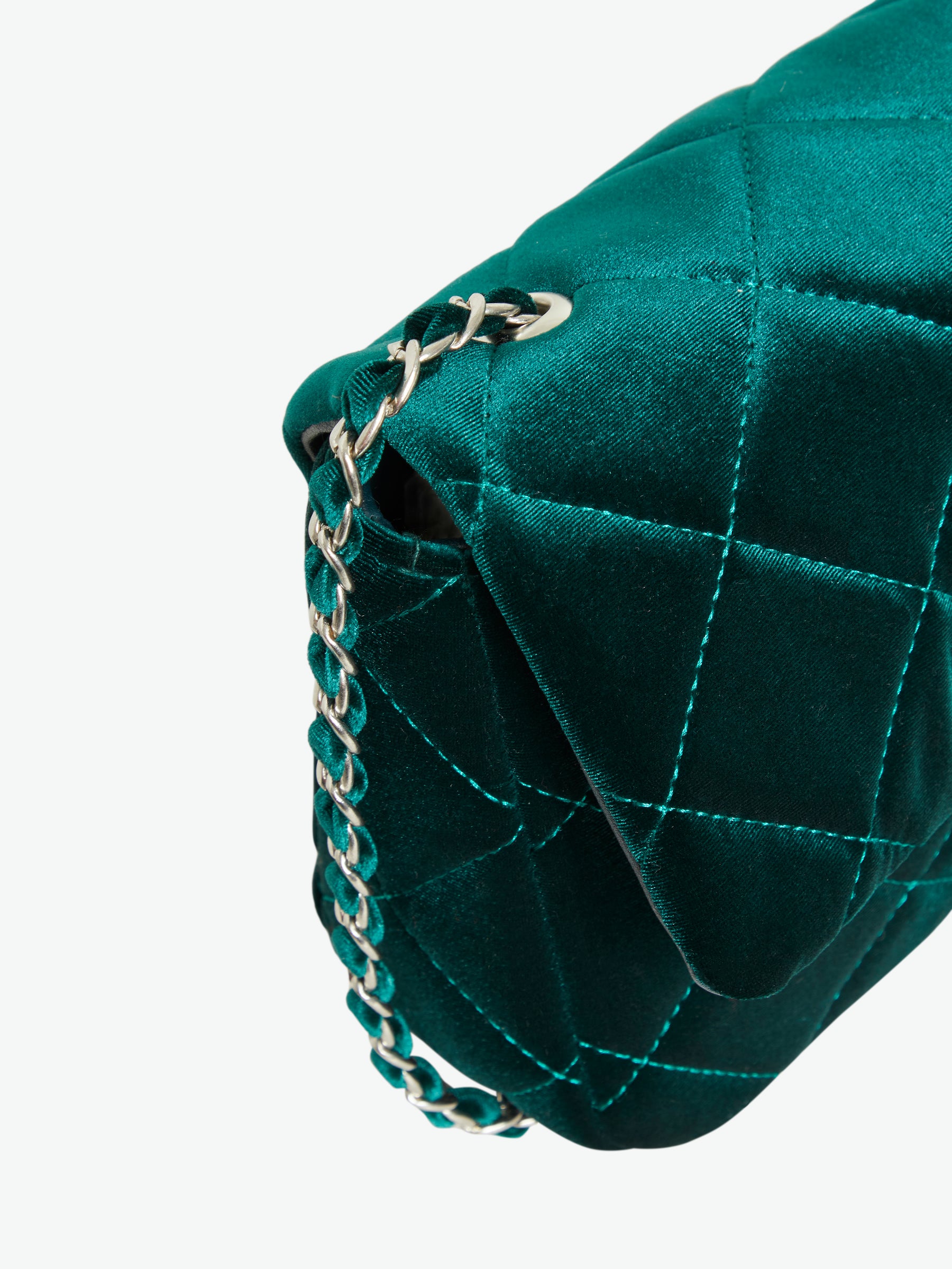 object-samt-umh-ngetasche-quilted-schwarz-mit-kette image 6