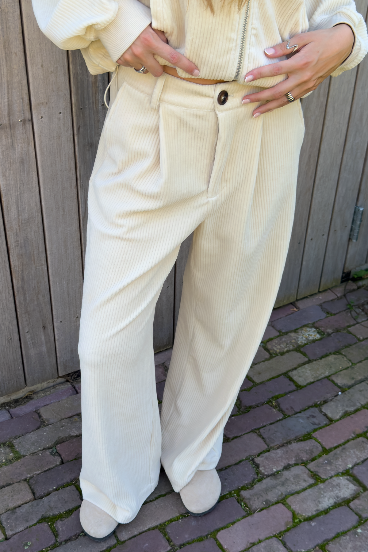 oh-april-loose-fit-cordhose-hose-beige-cord-weich image 1