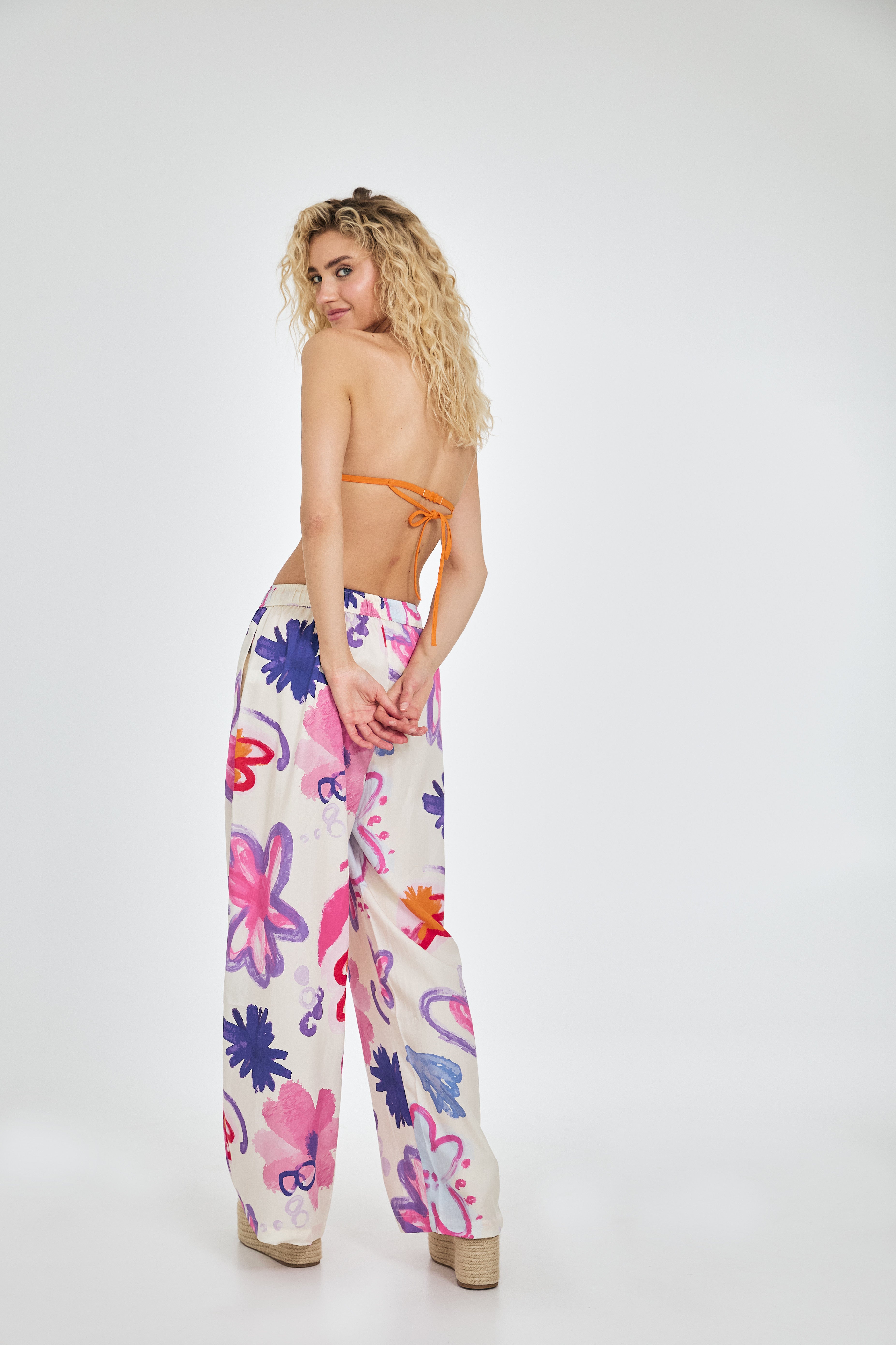 oh-april-antonia-loose-pants-hose-scribble-flower-lyocell image 6