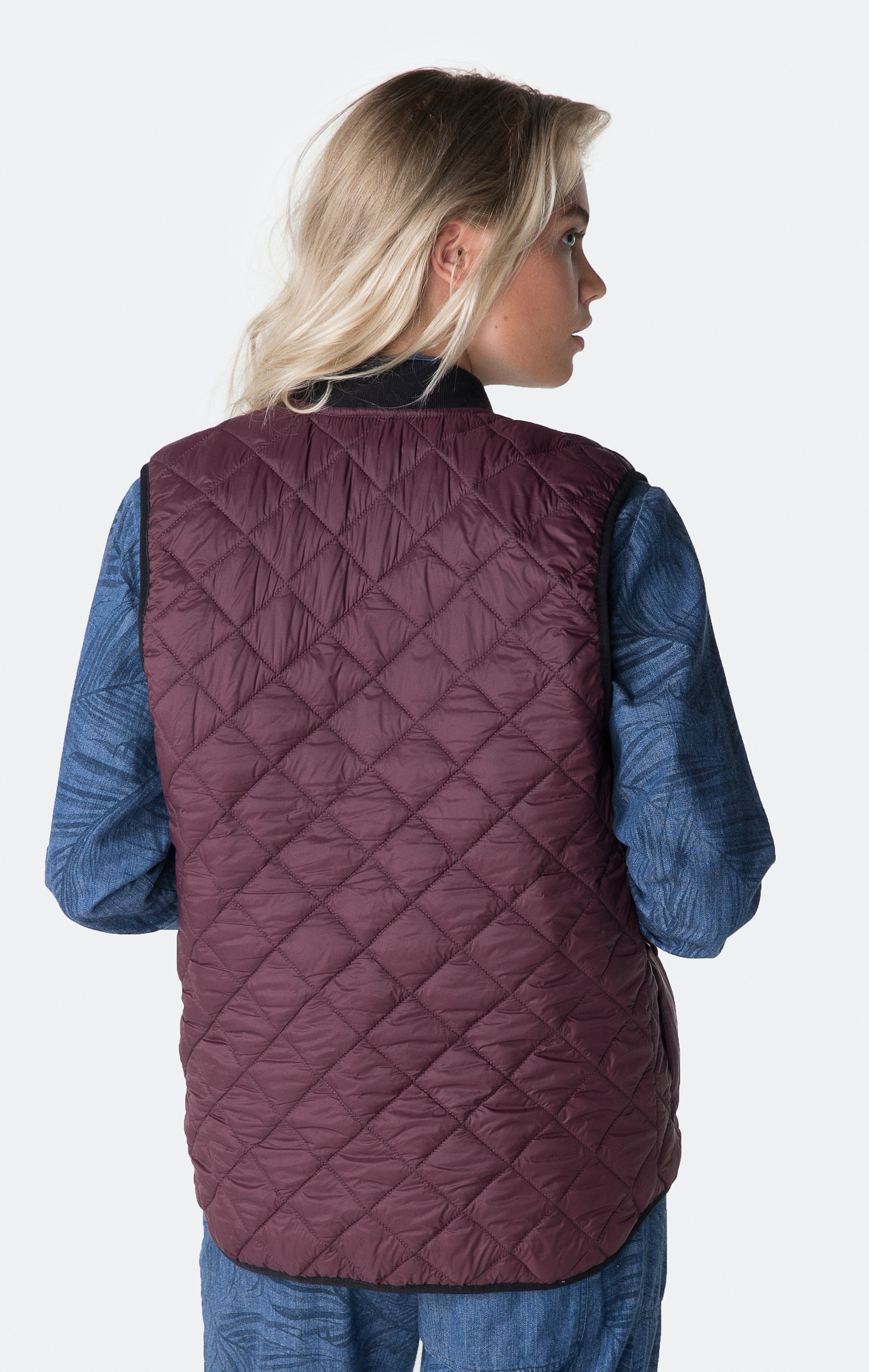 onepiece-champ-vest-steppweste-burgundy-gesteppt image 3