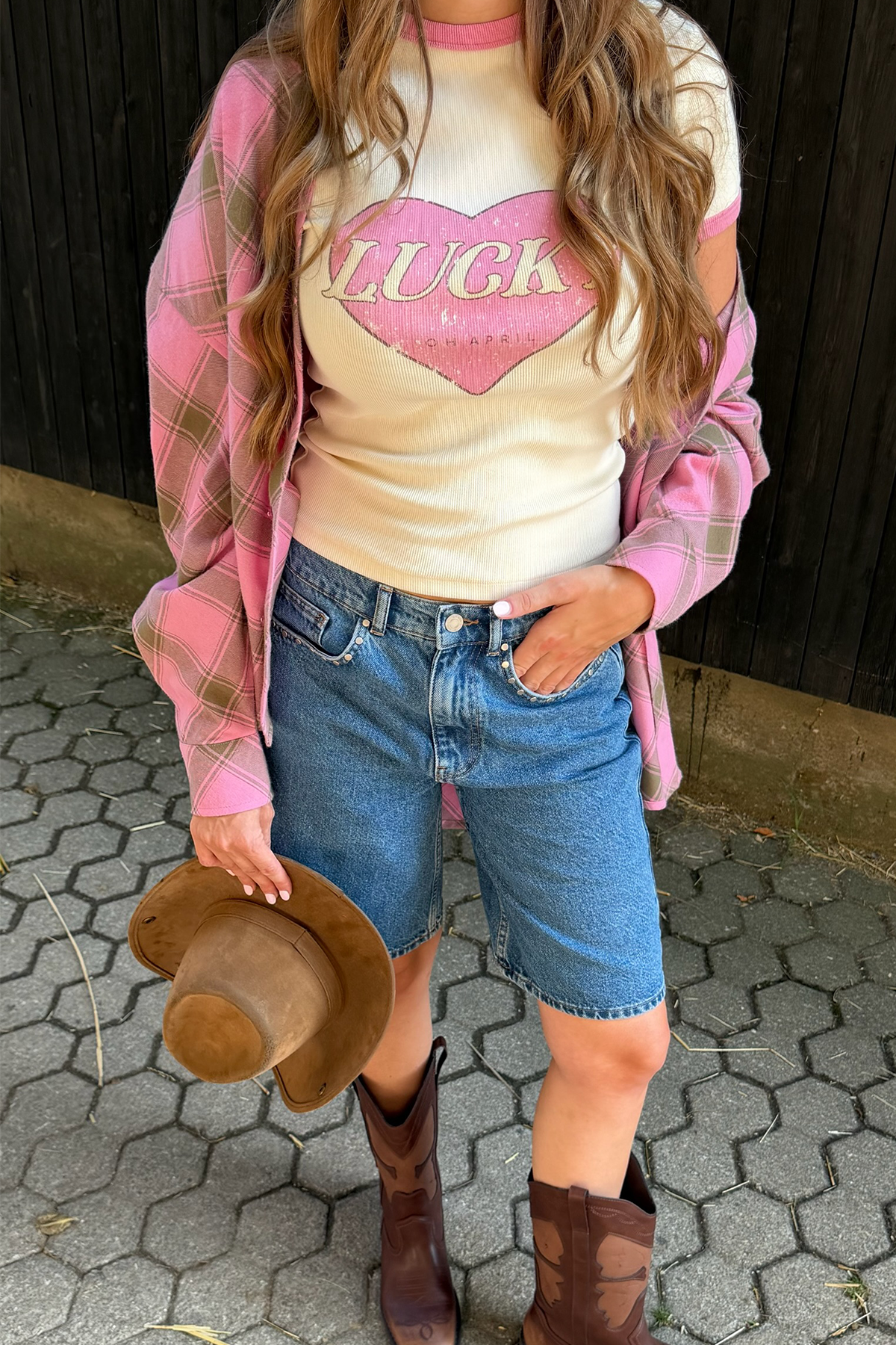 oh-april-regular-t-shirt-lucky-heart-off-white image 2