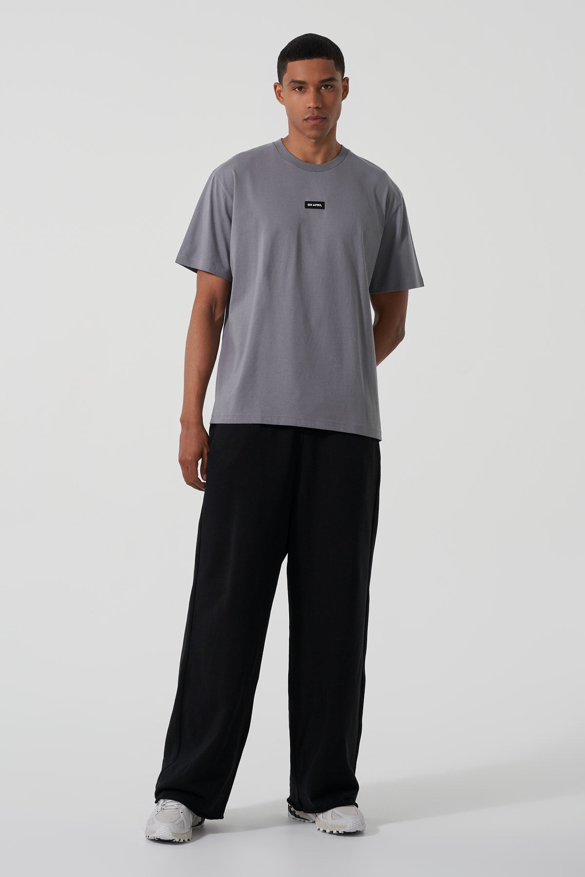 oh-april-boyfriend-t-shirt-dark-grey-shirt-oversized image 1