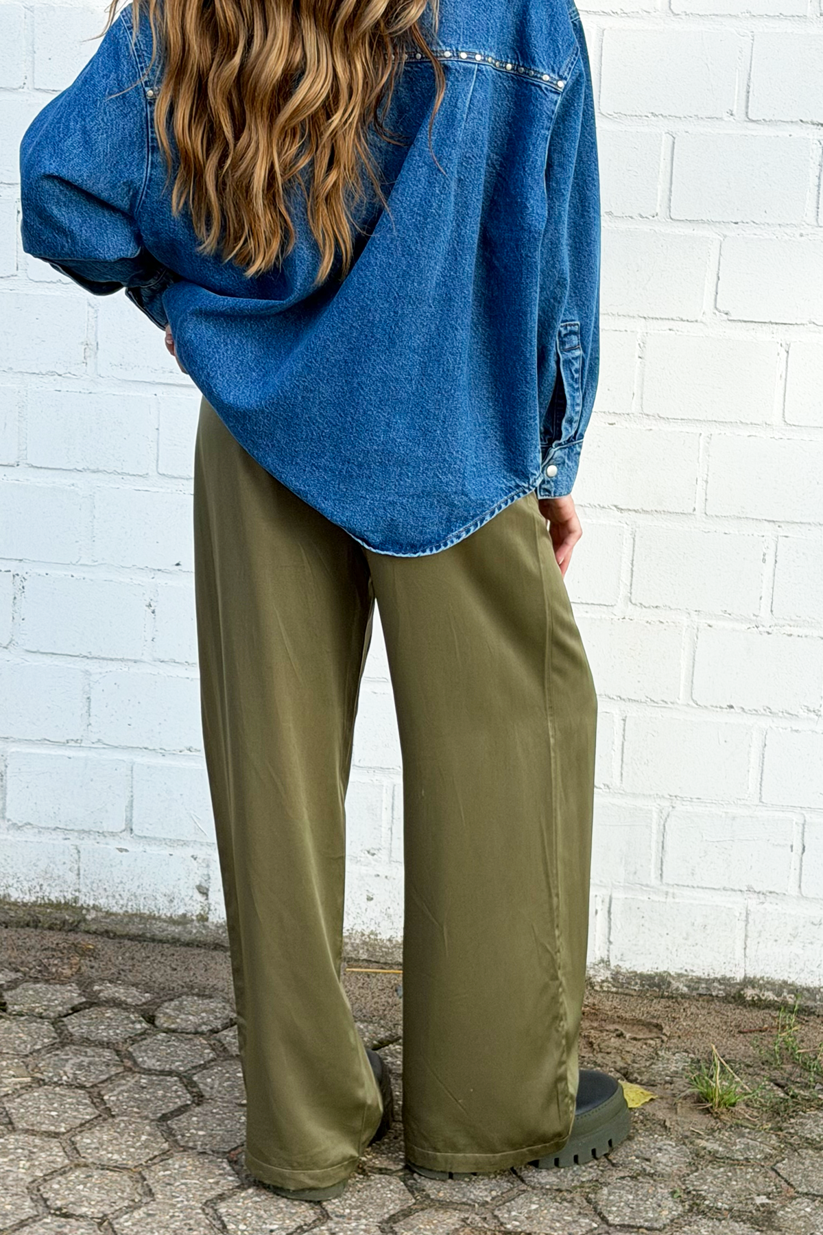 oh-april-verde-satin-pants-hose-olive-wide-leg image 6