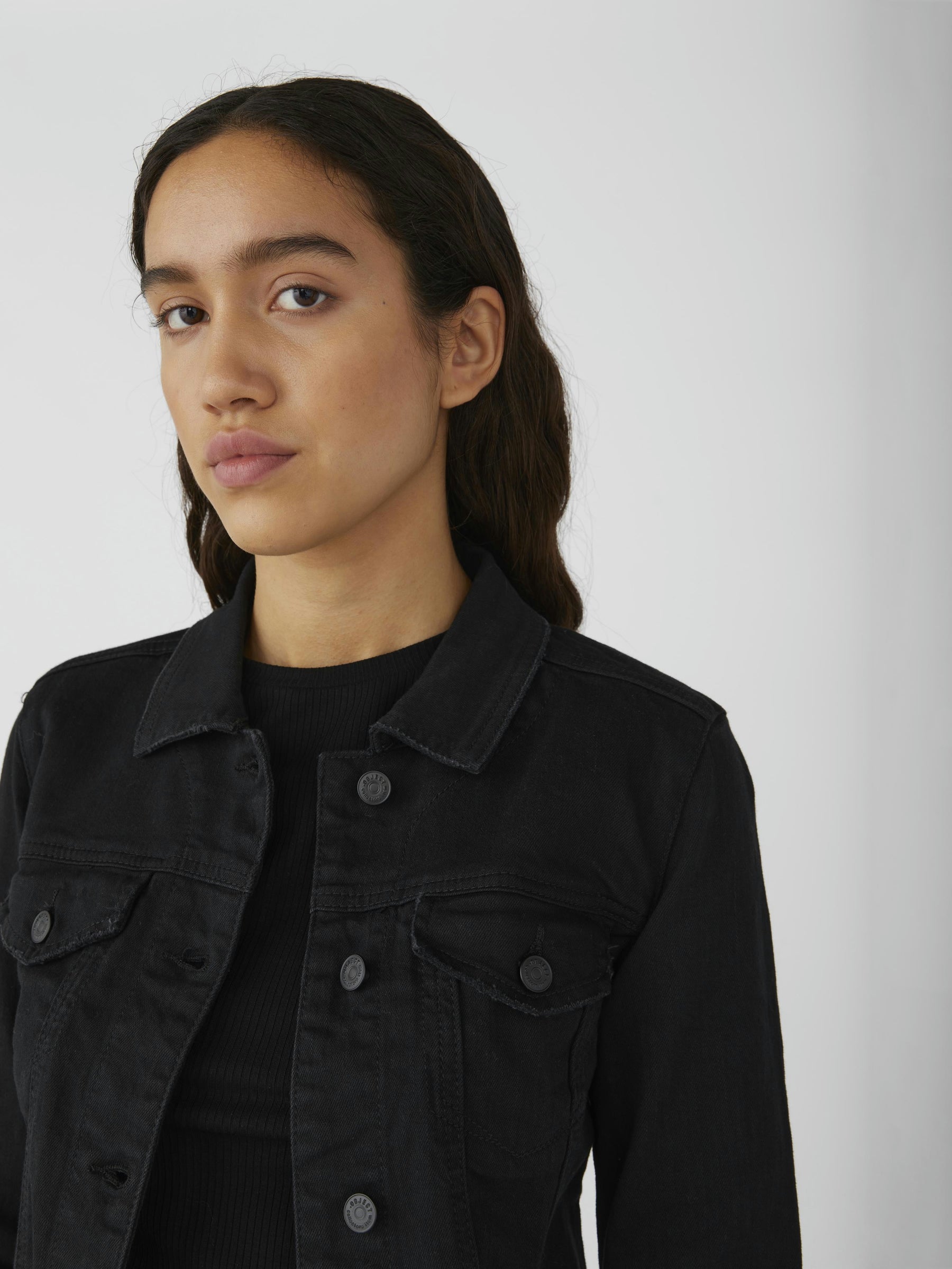 object-denimjacke-jeansjacke-regular-fit-mit-brusttaschen image 4