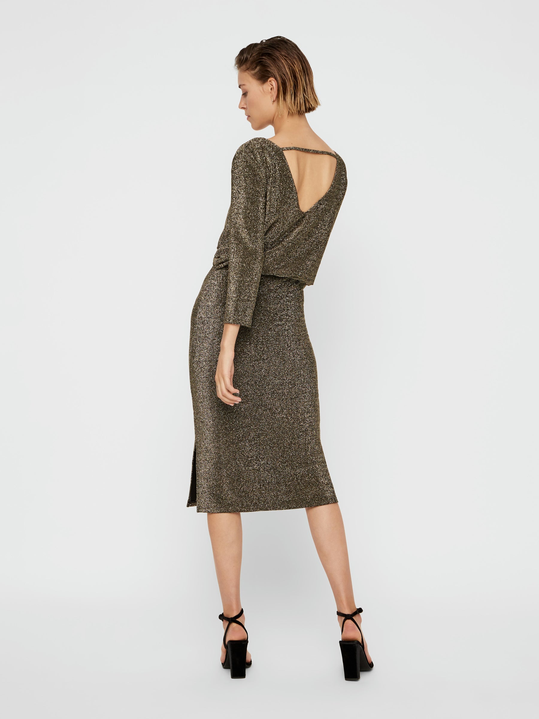 noisy-may-glitzer-kleid-mit-3-4-rmel-und-v-ausschnitt-3 image 4