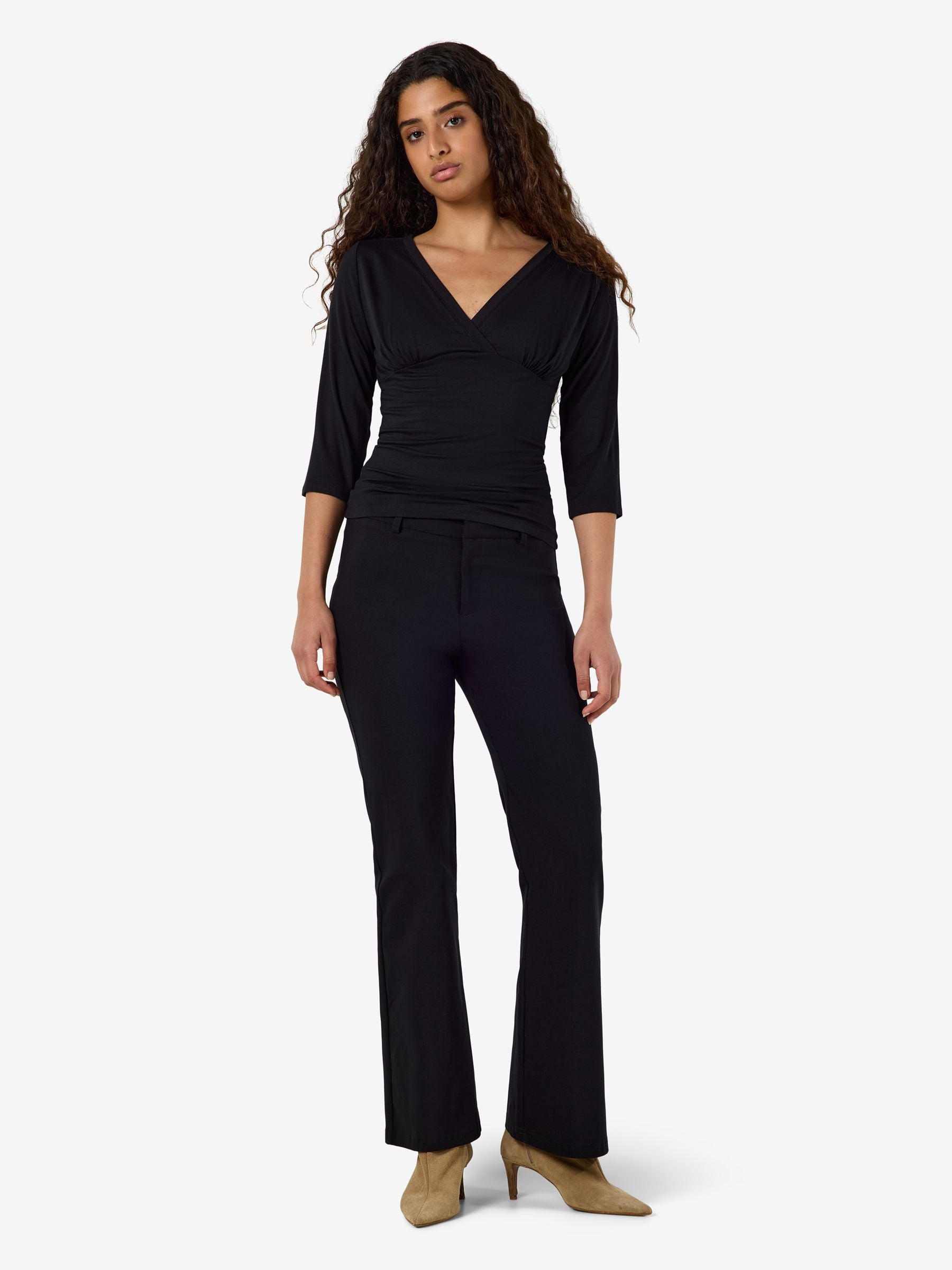 noisy-may-nmjune-top-mit-3-4-rmeln-v-ausschnitt-damen image 3