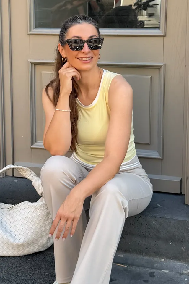 oh-april-eden-tanktop-top-butter-yellow-slim-fit image 1