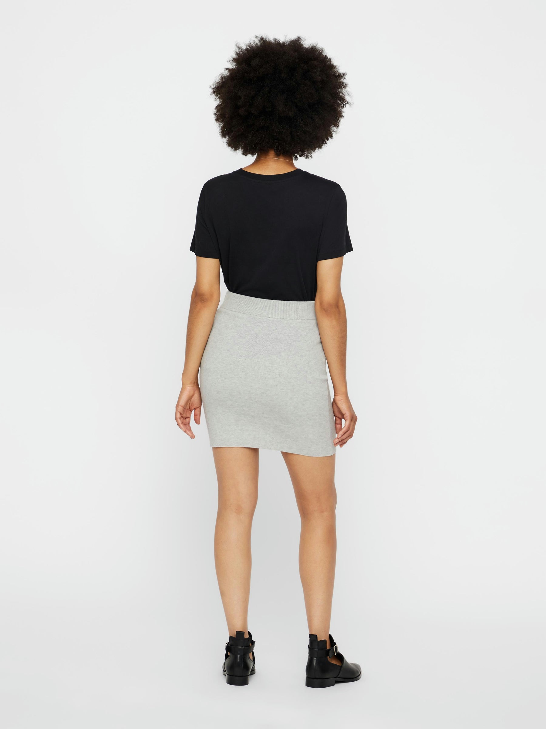noisy-may-strickrock-hohe-taille-grobstrick-kurz image 4