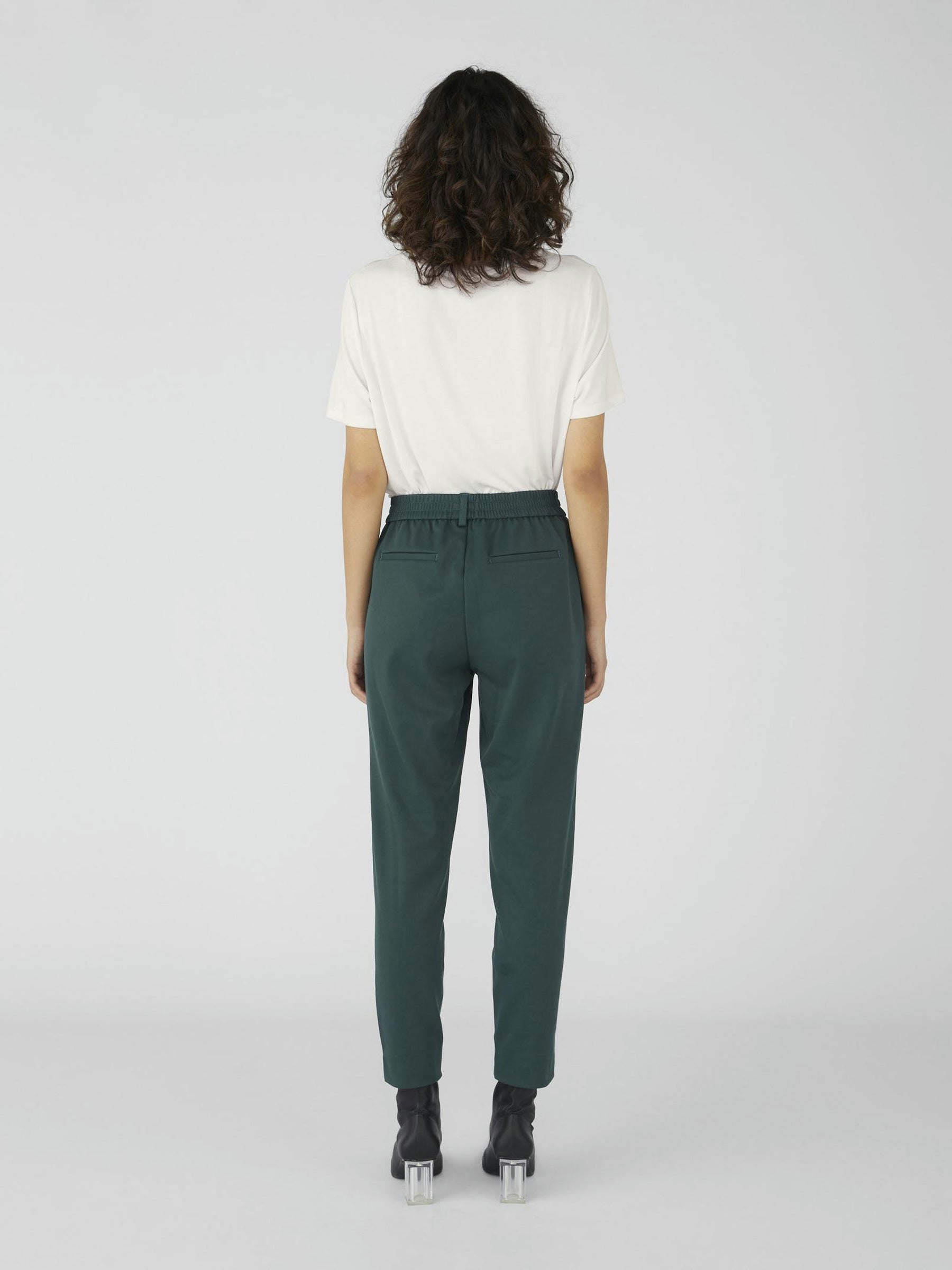 object-objlisa-slim-stoffhose-cropped-mit-bundfalten-3 image 2