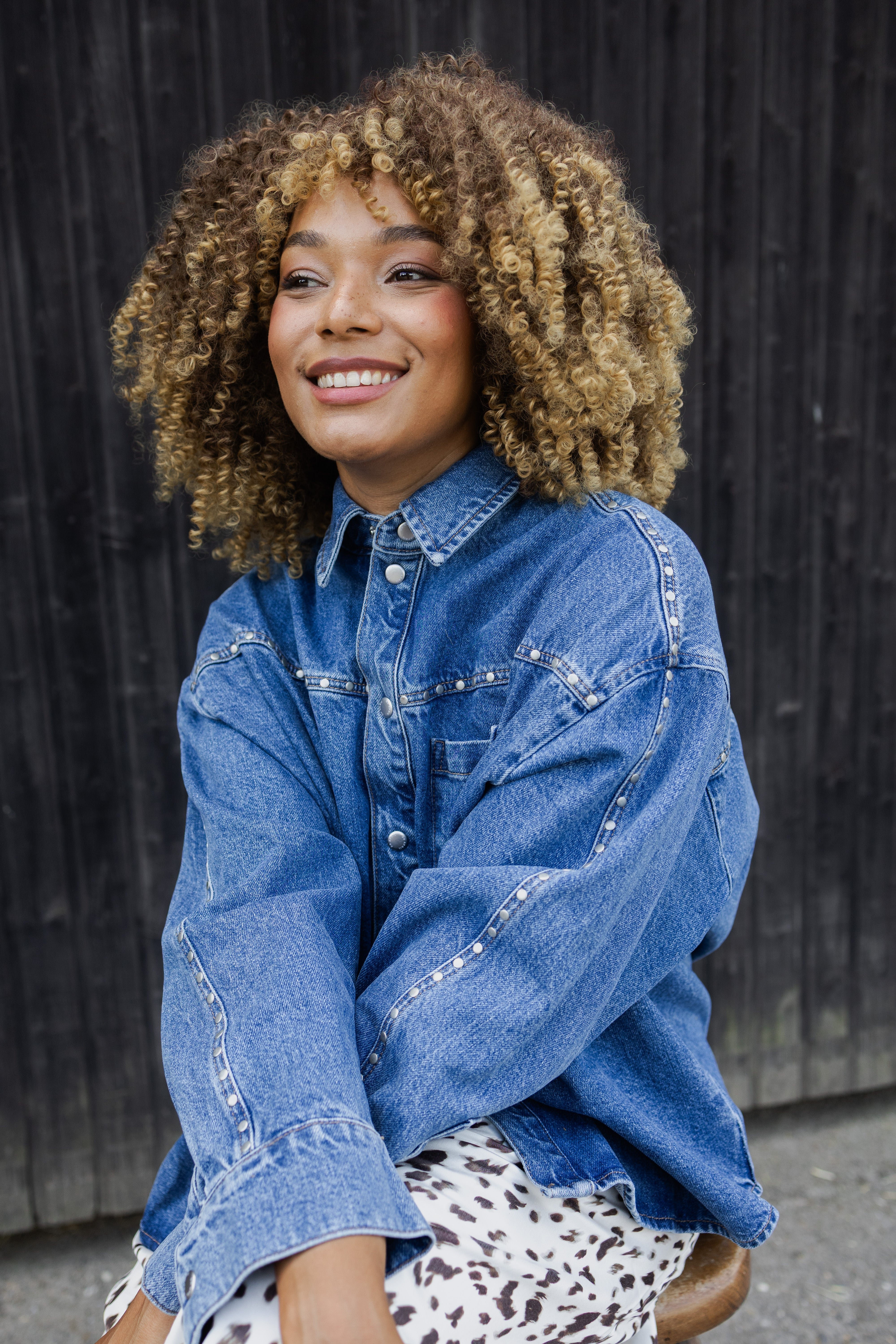 oh-april-vivian-denim-shirt-mid-blue-oversized-baumwolle image 5