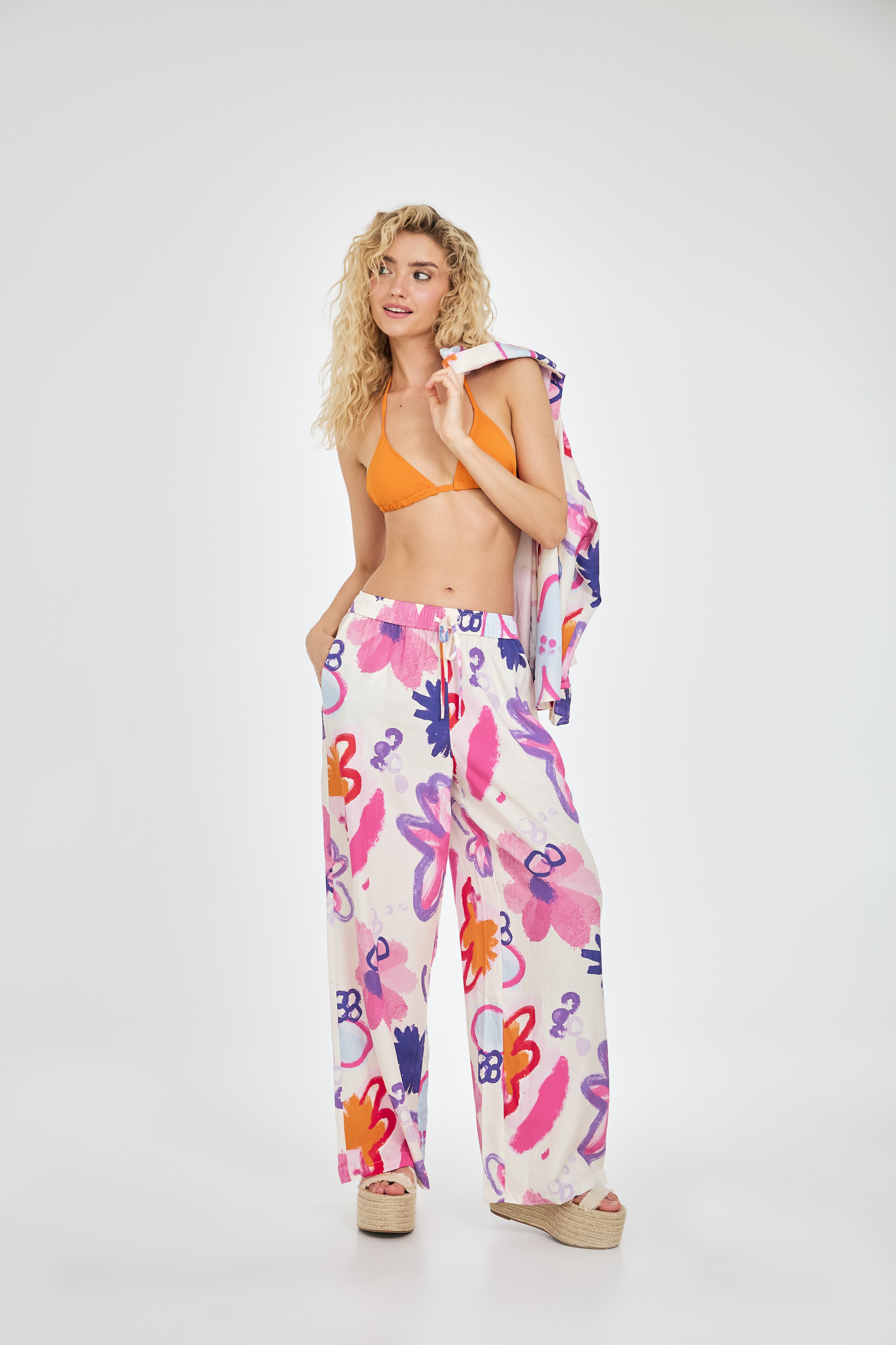 oh-april-antonia-loose-pants-hose-scribble-flower-lyocell image 3