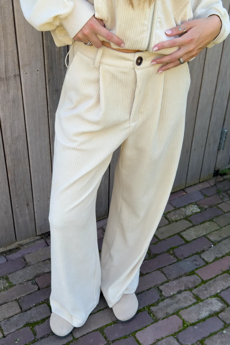 oh-april-loose-fit-cordhose-hose-beige-cord-weich image 1